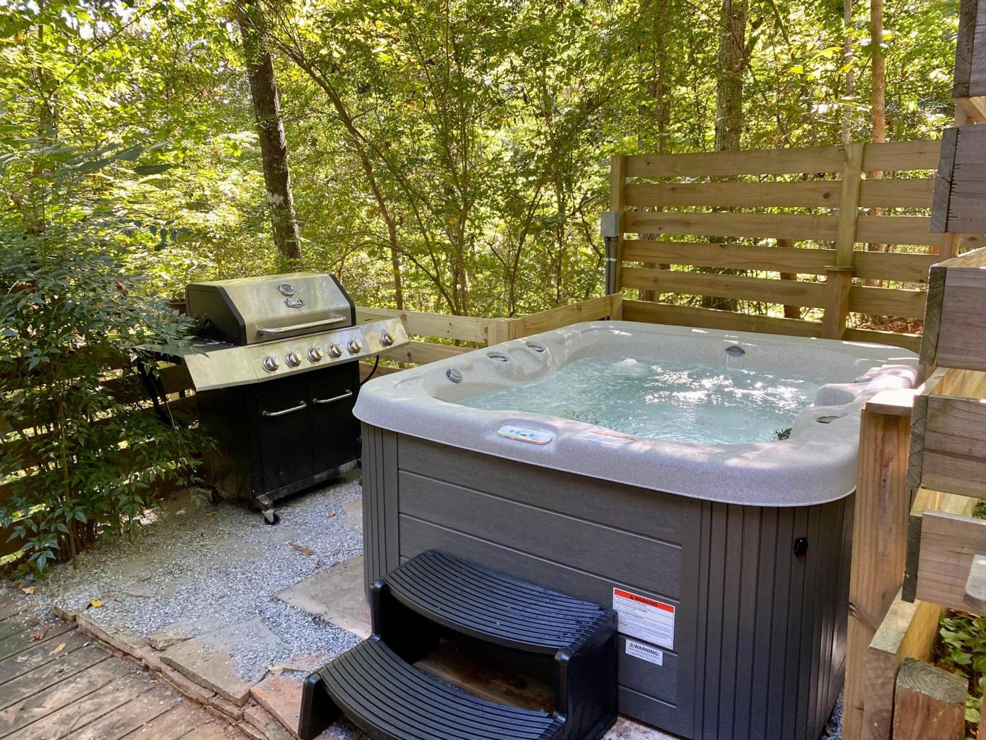 Convenient Cottage-Hot Tub, 4 Minutes To Dahlonega Buitenkant foto